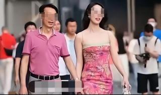 领导牵手门摄影师发声 领导牵手门摄影师发声